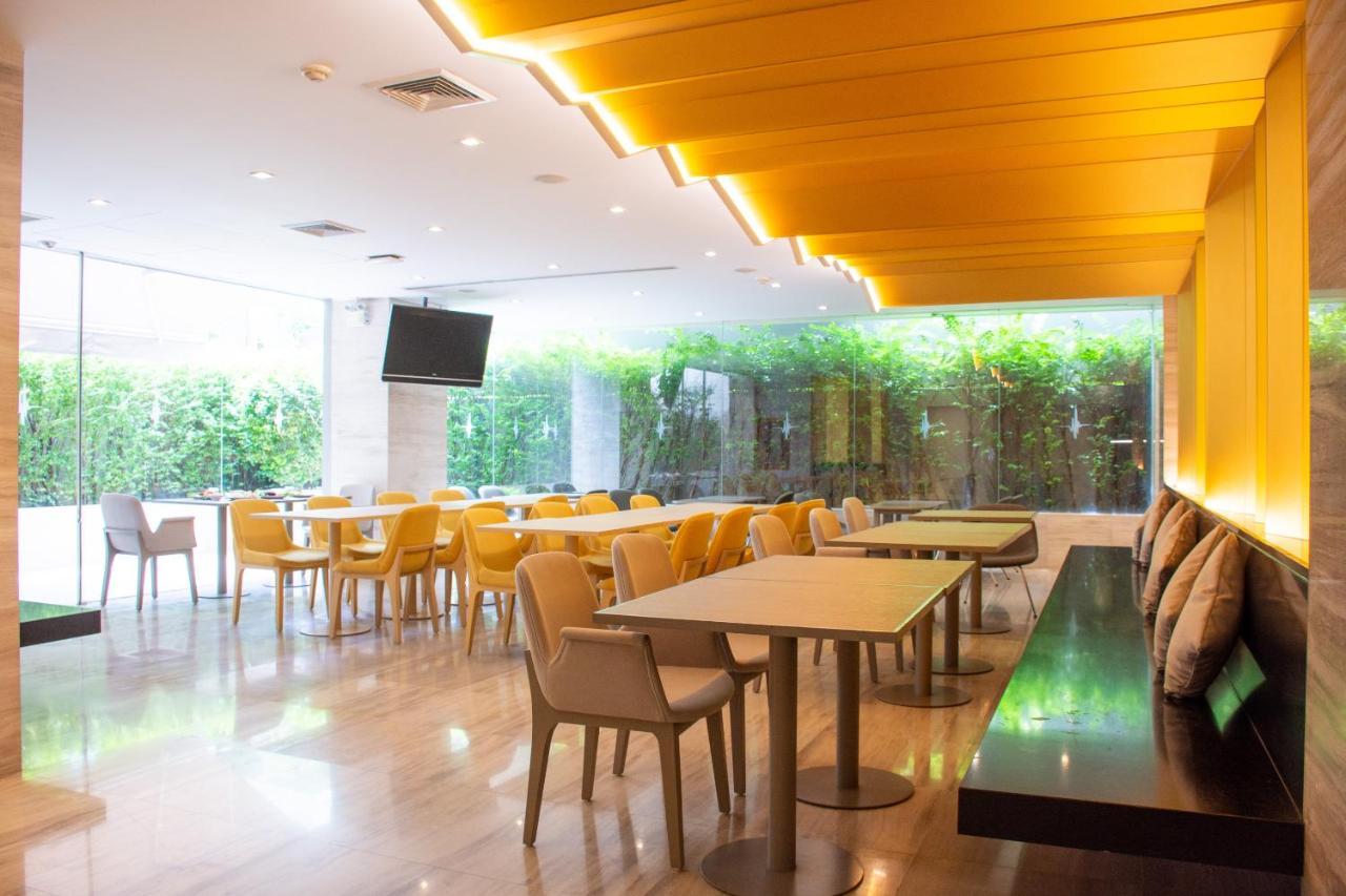 Tango Vibrant Living Hotel - Sha Extra Plus Bangkok Eksteriør billede