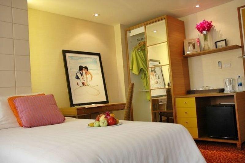 Tango Vibrant Living Hotel - Sha Extra Plus Bangkok Eksteriør billede